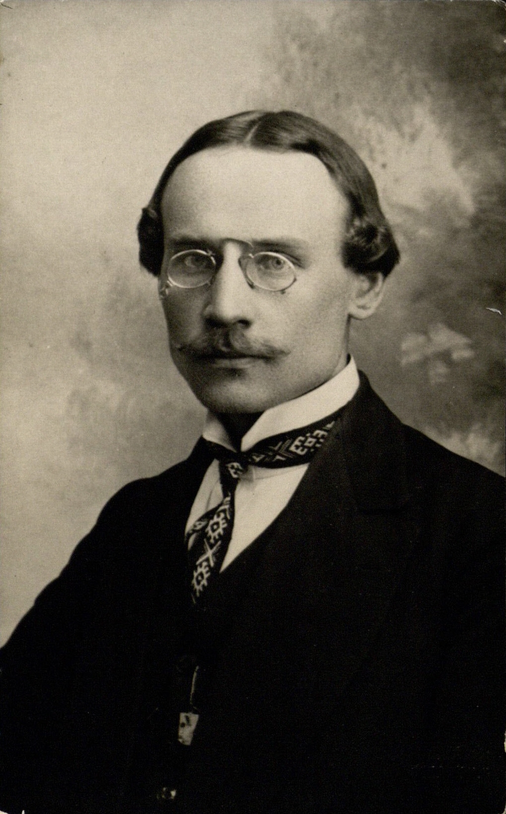 Kirša (1891–1964). Poetas, Vilniaus lietuvių konferencijos dalyvis, 1918 m. „Lietuvos aido“ redakcijos darbuotojas. Vilnius, 1914