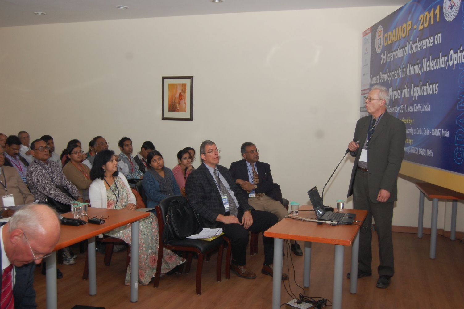 Skaitomas kviestinis apžvalginis pranešimas, Delis, 2011 m.