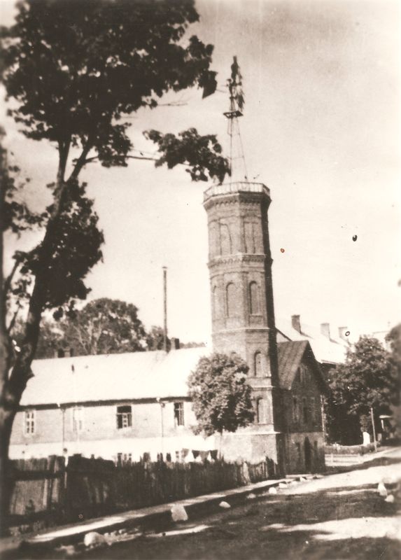 Rietavo dvaro sodyba. Buvusi kunigaikščių Oginskių alaus darykla-skalbykla, vandentiekio bokštas ir vėjo jėgainė
