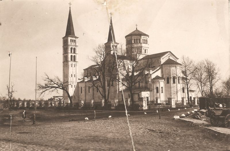Rietavo šv. Mykolo Arkangelo bažnyčios vaizdas iš pietvakarių pusės